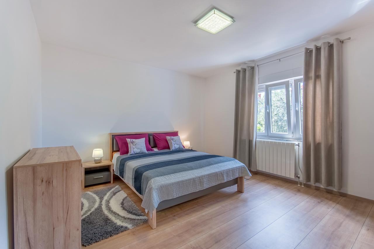 Apartment Luti PUY מראה חיצוני תמונה